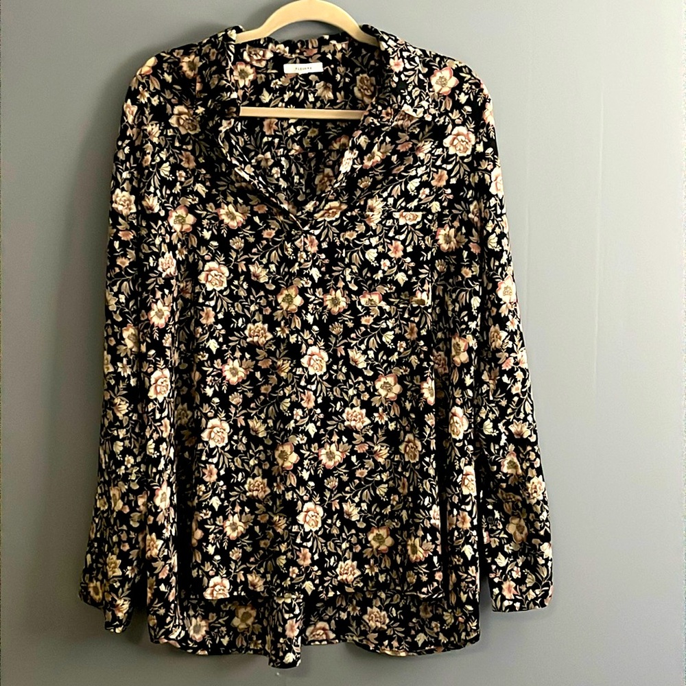 Pleiine XL ladies, blouse, great with leggings, jeans, or slacks
